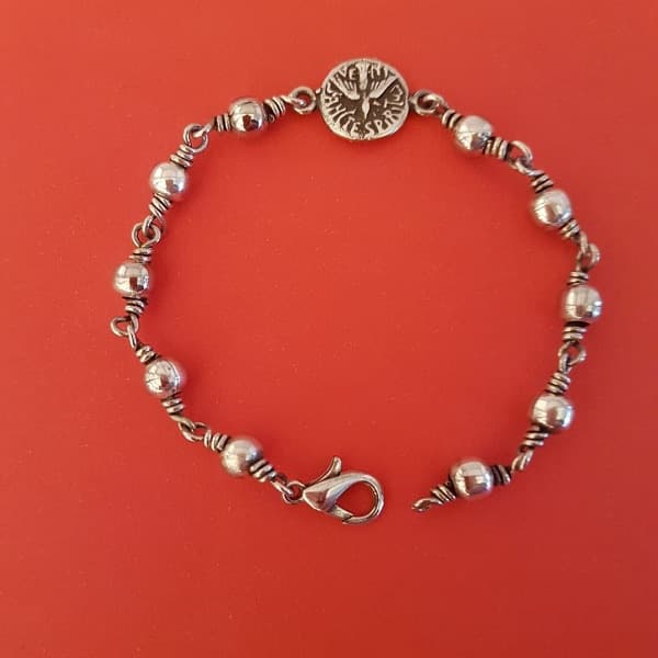 Pulsera decenario de nudo Espíritu Santo en Plata Mater, cuentas de 5 mm