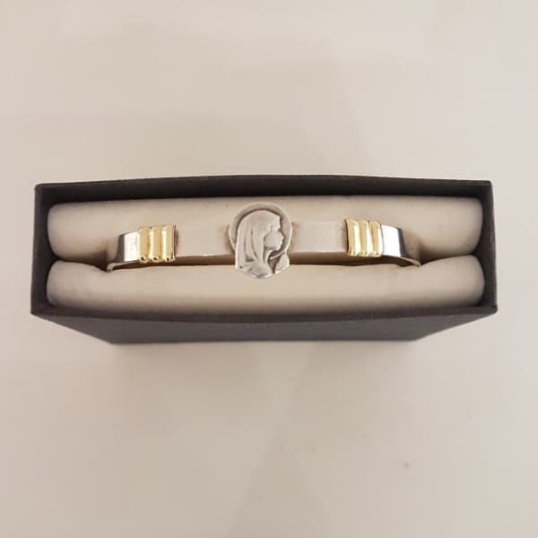 Pulsera rígida de fleje liso Virgen Niña en plata 900 con dije y oro, 16 cm