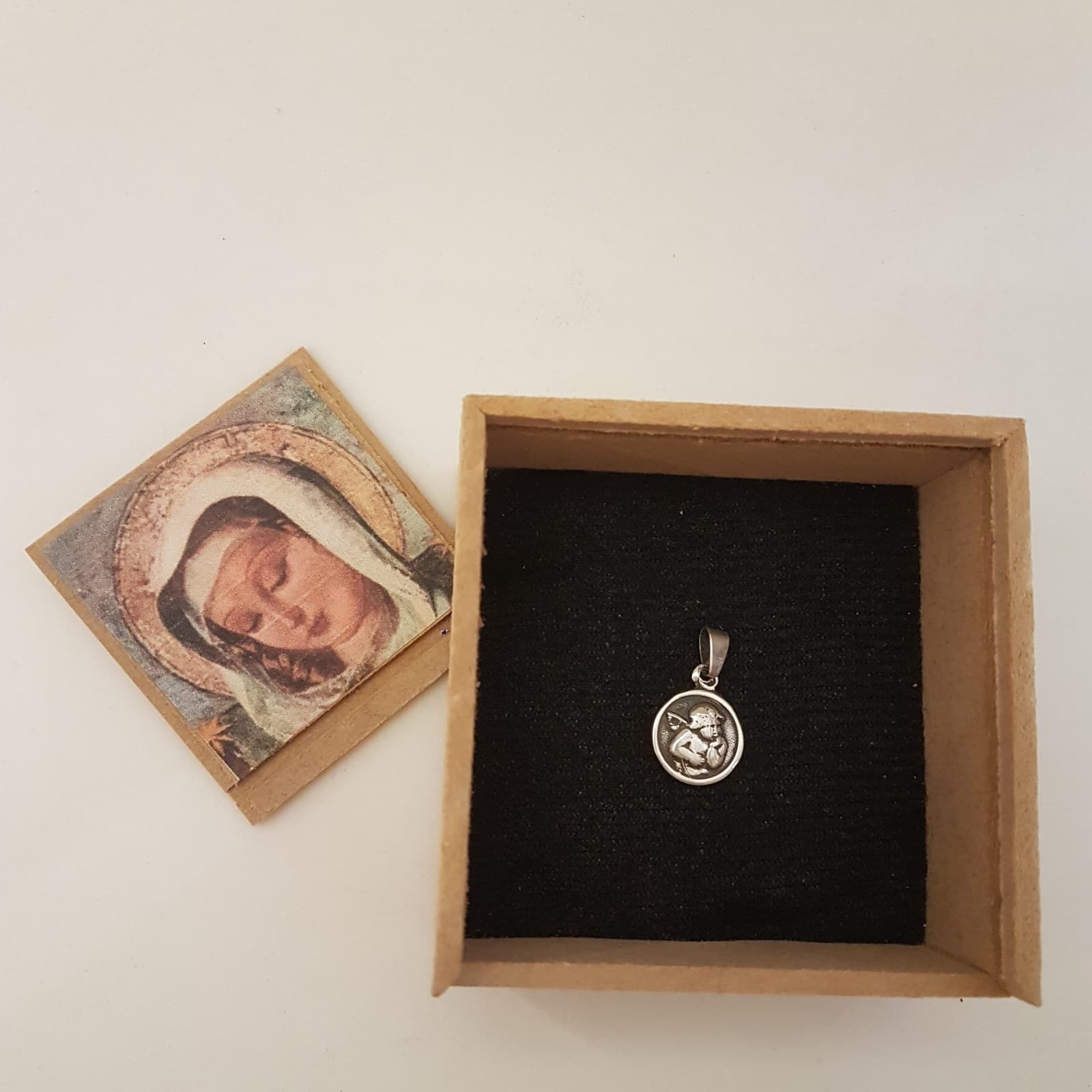 Medalla ángel de Rafael con filete en plata 900, 16 mm