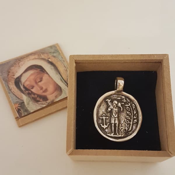 Medalla Buen Pastor en plata 900