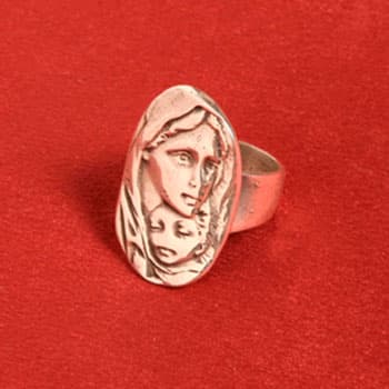 Anillo oval grande Madonnina en Plata Mater