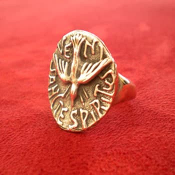 Anillo oval grande Espíritu Santo en Plata Mater