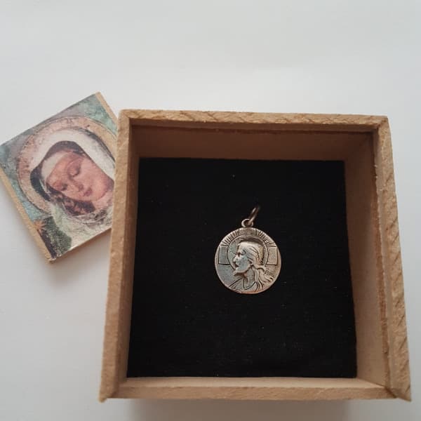 Medalla Divino Maestro en plata 900, 24 mm