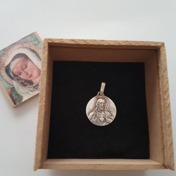 Medalla Sagrado Corazón de Jesús en plata 900
