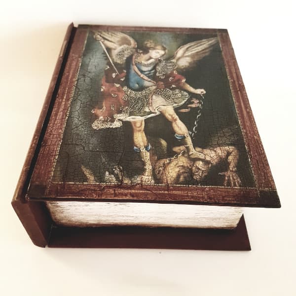 Caja antigua de mesa San Miguel Arcángel