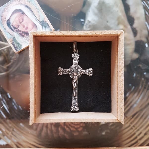 Cruz con Cristo antigua grande en plata 900