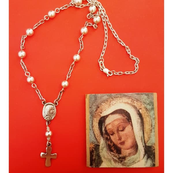 Decenario de cuello Virgen Niña oval en plata 900 con centro, cuentas de 5 mm