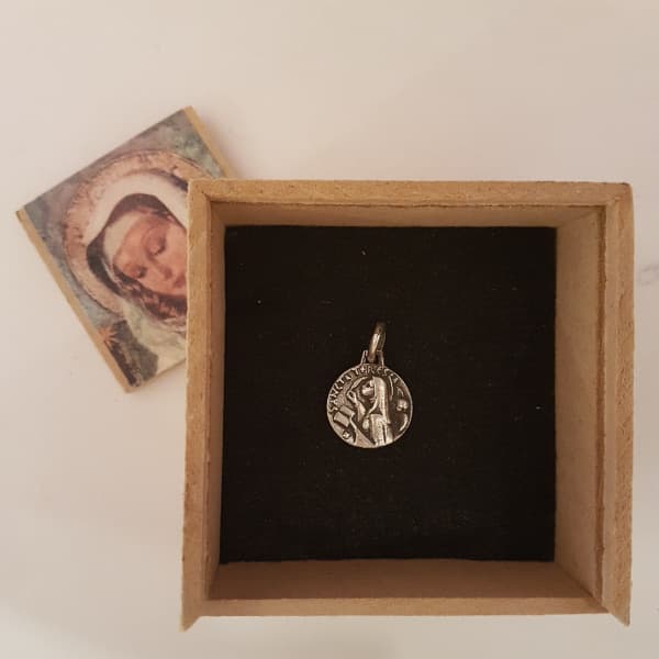 Medalla Santa Teresa de Ávila chica en plata 900