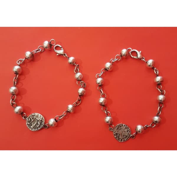 Pulsera decenario de nudo San Benito en Plata Mater, cuentas de 8 mm